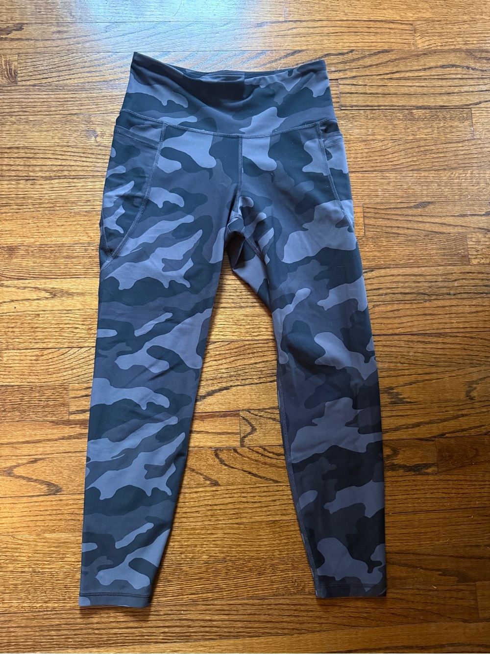 Old Navy Camo High-Waist Leggings